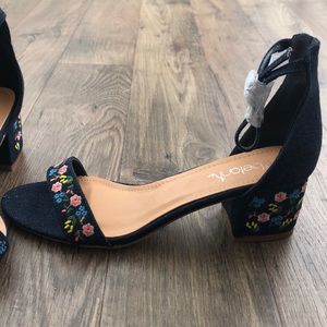 NWOT Denim embroidered block heel sandal